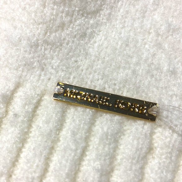 Michael KORS Cold Shoulder Sweater. Cream Color. Size Large. HI-LO Hem. - Picture 4 of 8